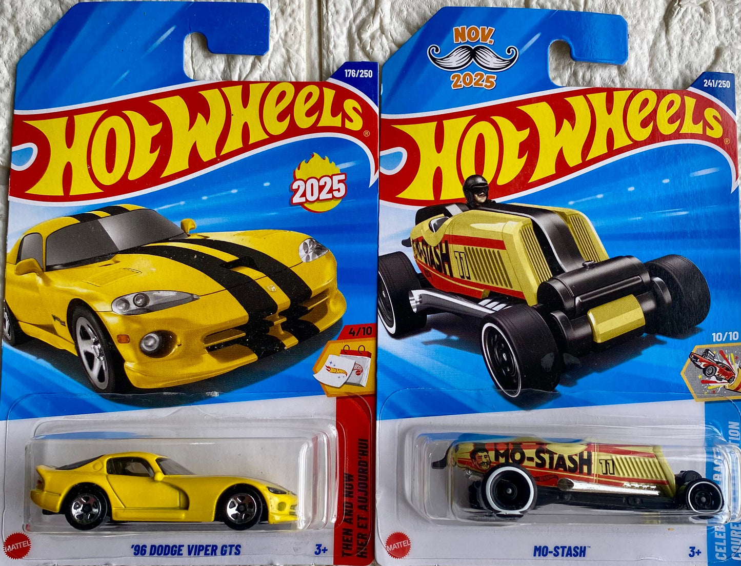 PACK OF 2 - 96 DODGE VIPER GTS AND MO-STASH™