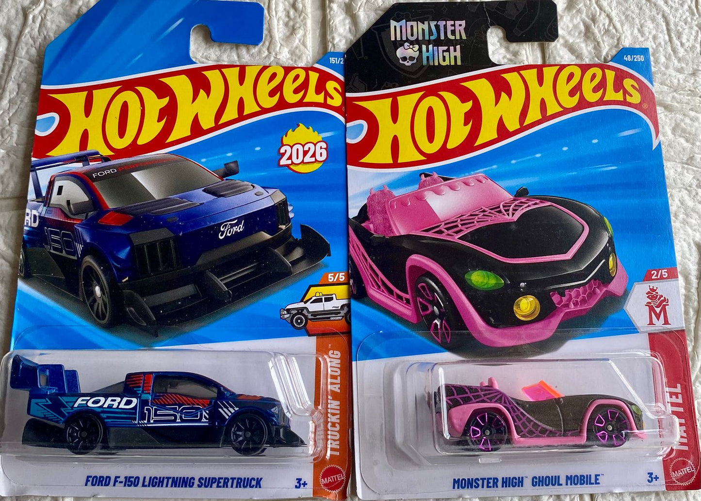 PACK OF 2 - FORD F-150 LIGHTNING SUPERTRUCK and MONSTER HIGH™ GHOUL MOBILE