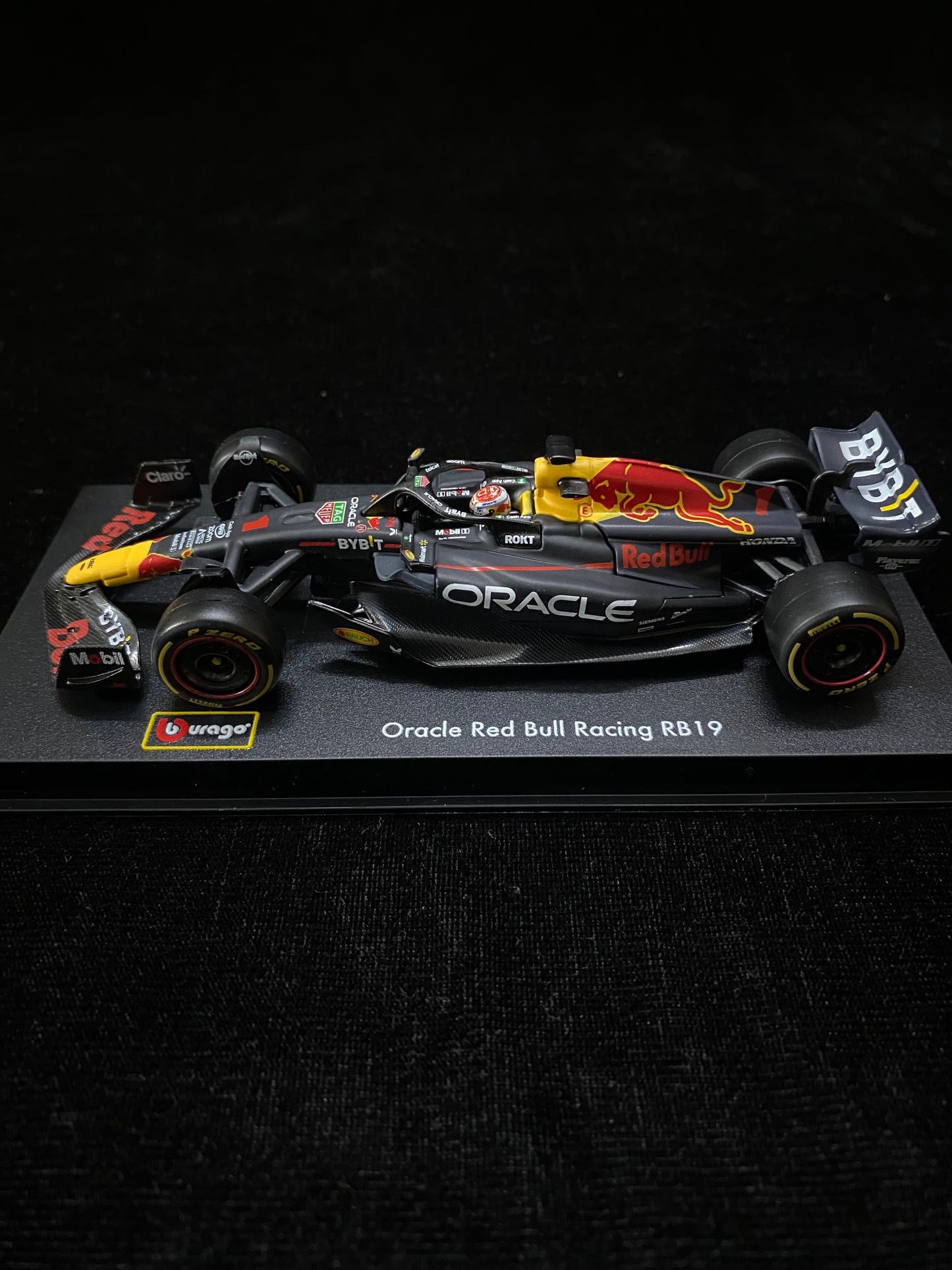 Bburago - 1/43 Scale Model Compatible with Red Bull Oracle Racing RB19# 1 Compatible with Max Verstappen Formula 1 Miniature Model 2023 (Blue)