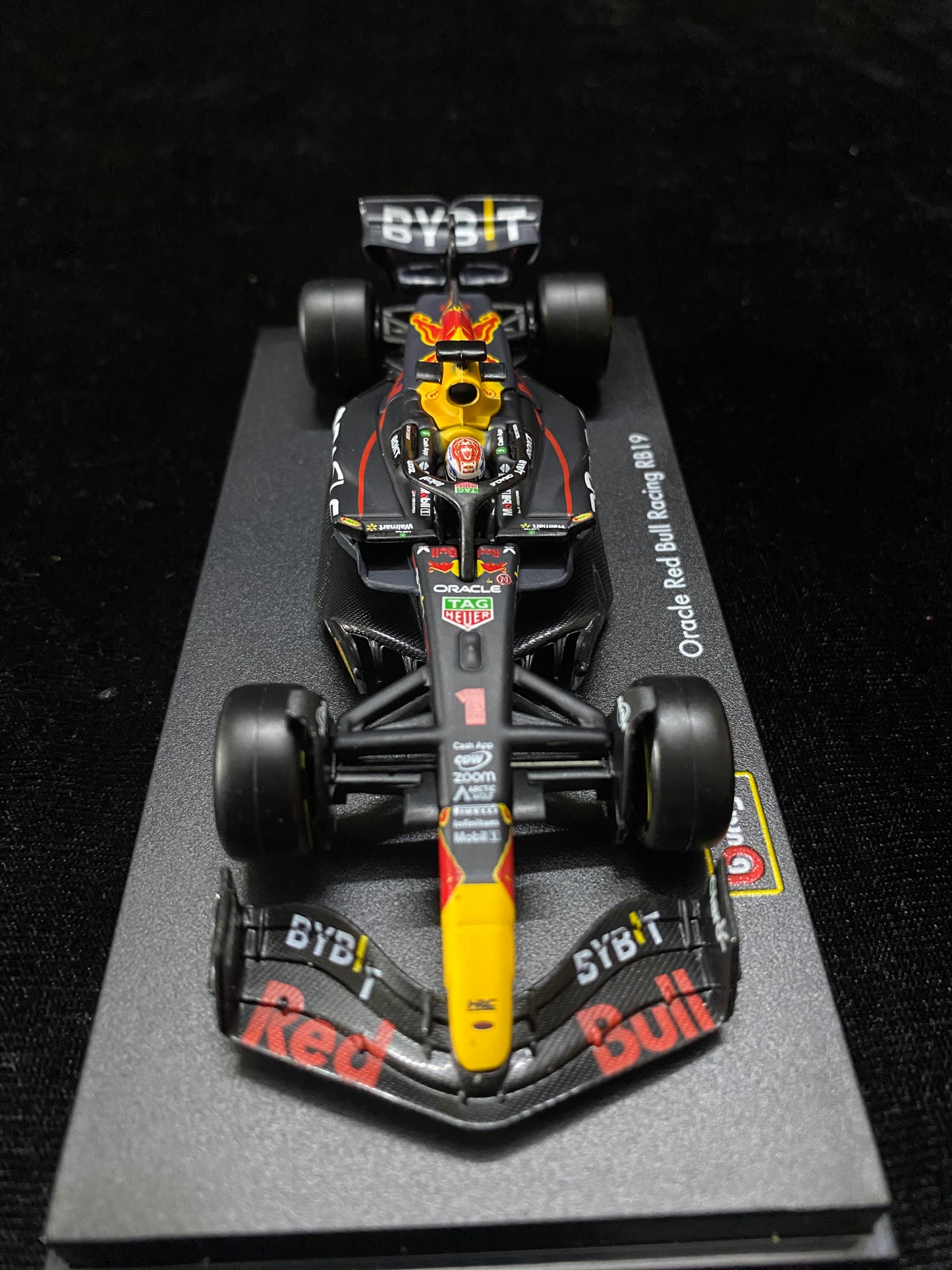 Bburago - 1/43 Scale Model Compatible with Red Bull Oracle Racing RB19# 1 Compatible with Max Verstappen Formula 1 Miniature Model 2023 (Blue)