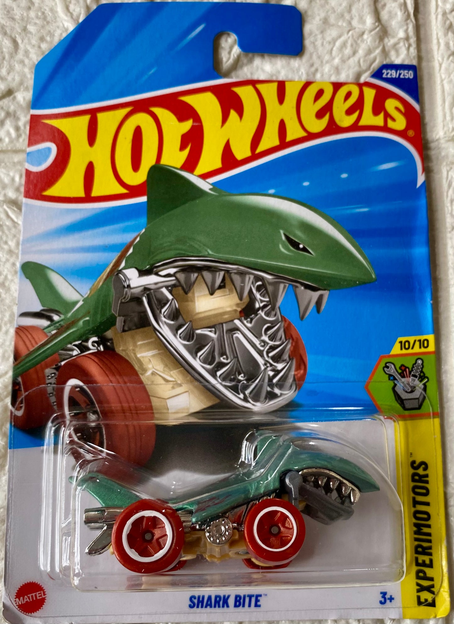 SHARK BITE™ Treasure Hunt