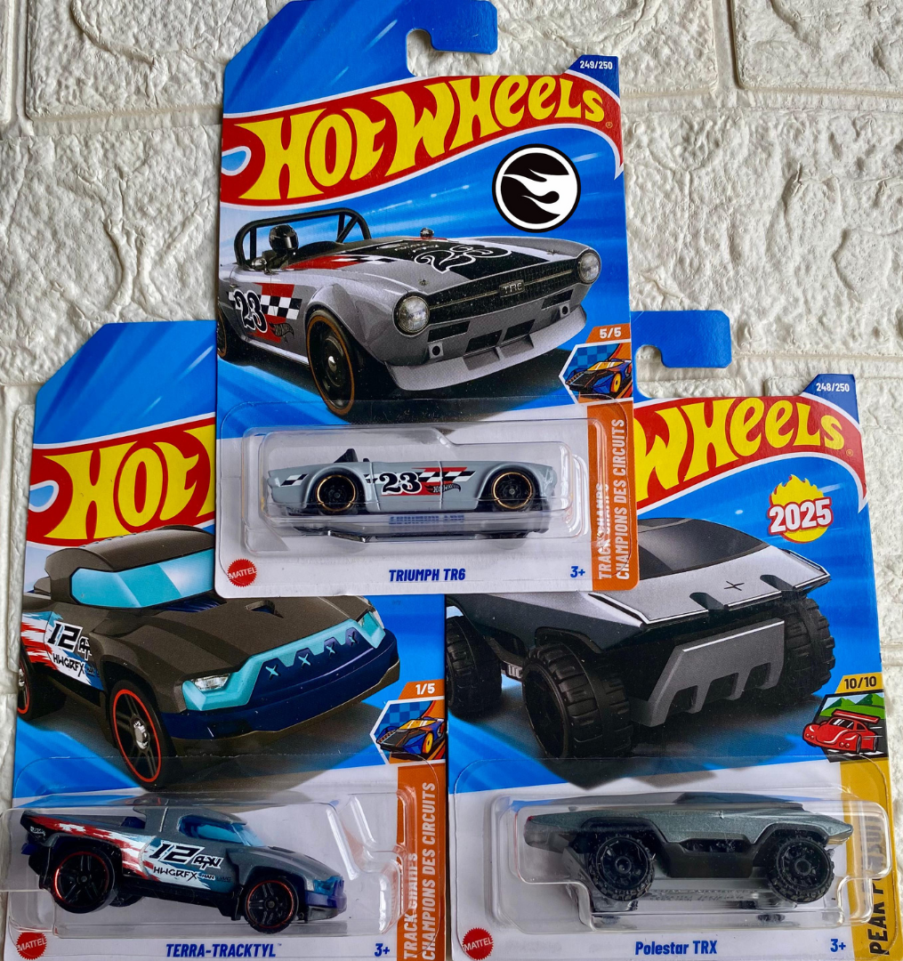 PACK OF 3 - TRIUMPH TR6(TRESURE HUNT), TERRA-TRACKTYL™ AND Polestar TRX
