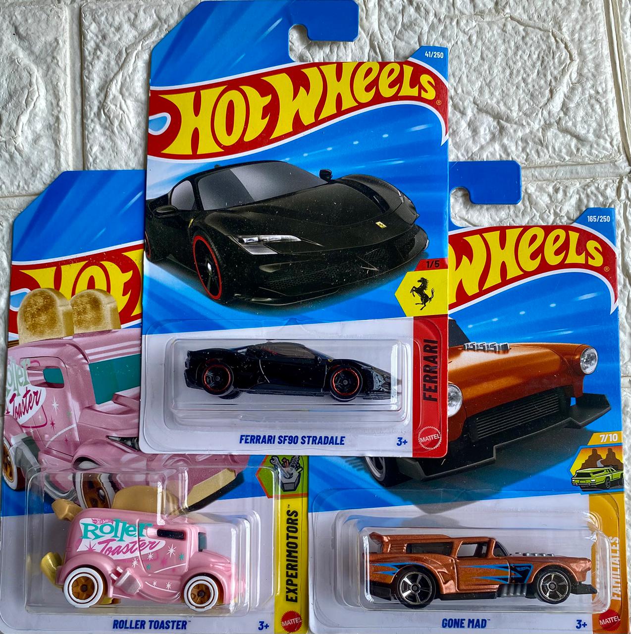 PACK OF 3 - FERRARI SF90 STRADALE, ROLLER TOASTER™ and GONE MAD