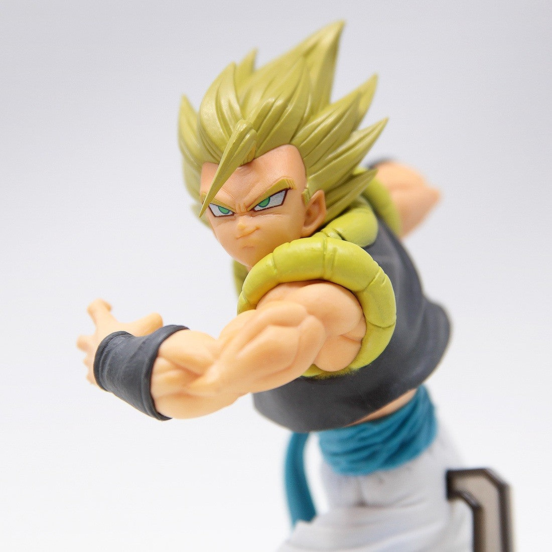 Super Saiyan Gogeta Figurine – Chosenshiretsuden Vol. 8 | 17 cm PVC Collectible